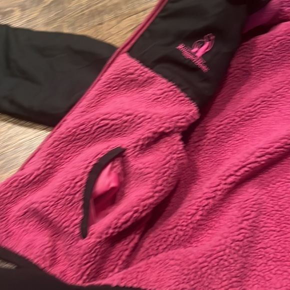 Fleece jacket and sweater - Picture 8 of 8